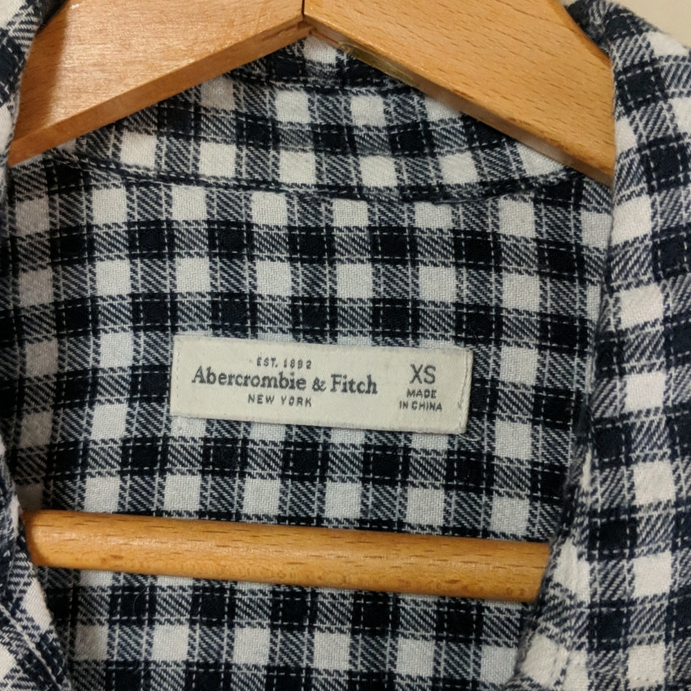 A&F gingham button down shirt - Picture 2 of 5